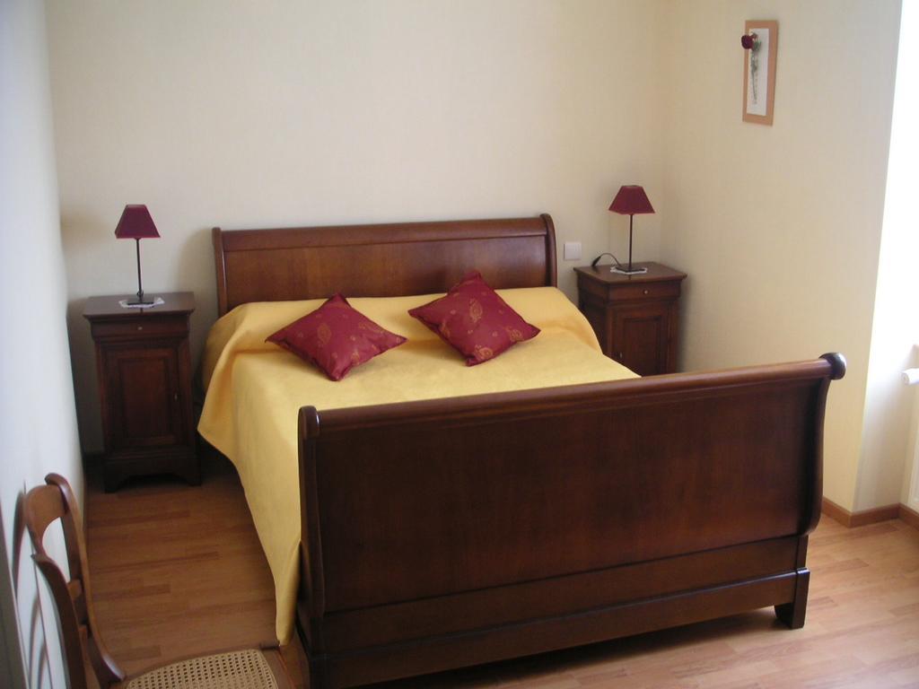 Les Quatre Saisons Bed and Breakfast Moitron-sur-Sarthe Esterno foto