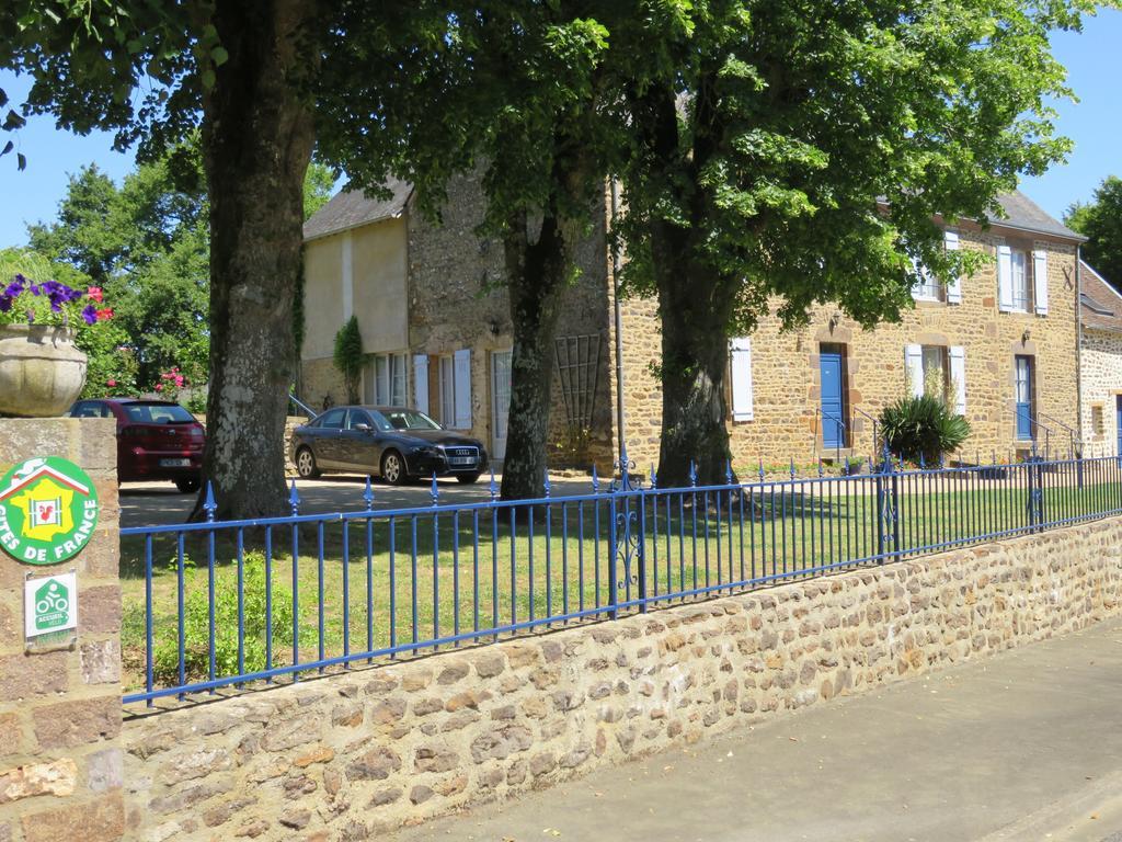 Les Quatre Saisons Bed and Breakfast Moitron-sur-Sarthe Esterno foto