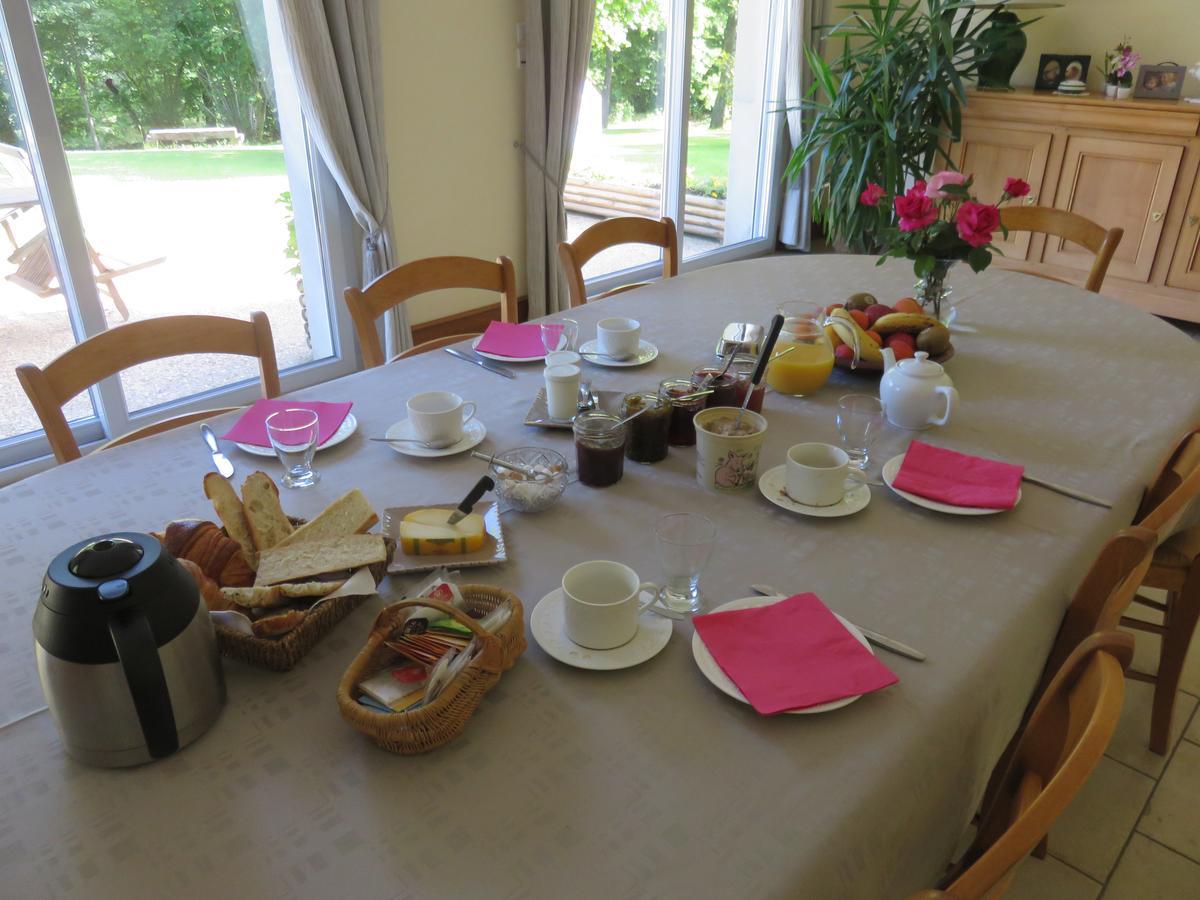 Les Quatre Saisons Bed and Breakfast Moitron-sur-Sarthe Esterno foto